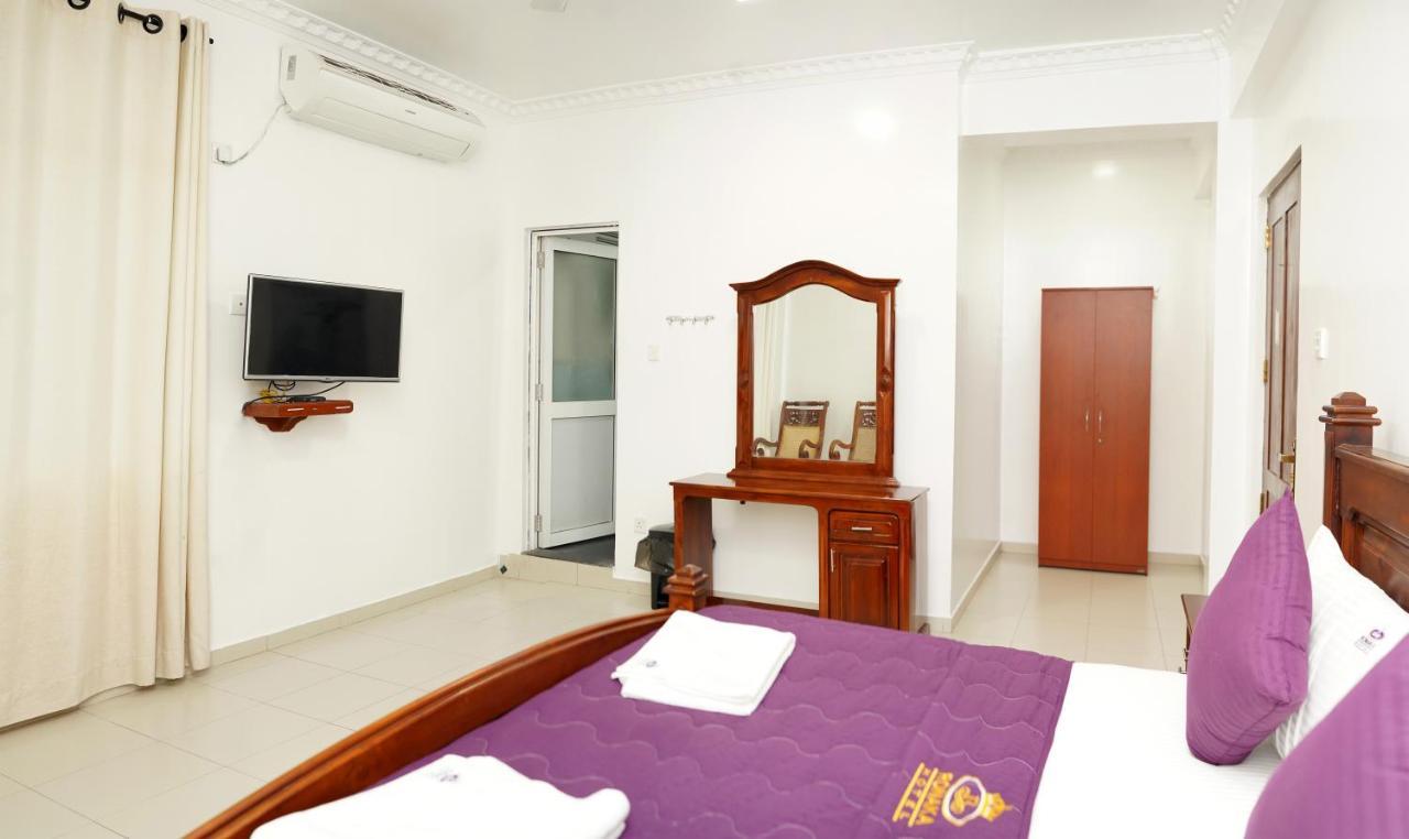 Ronaka Airport Transit Hotel Katunayaka Exteriör bild